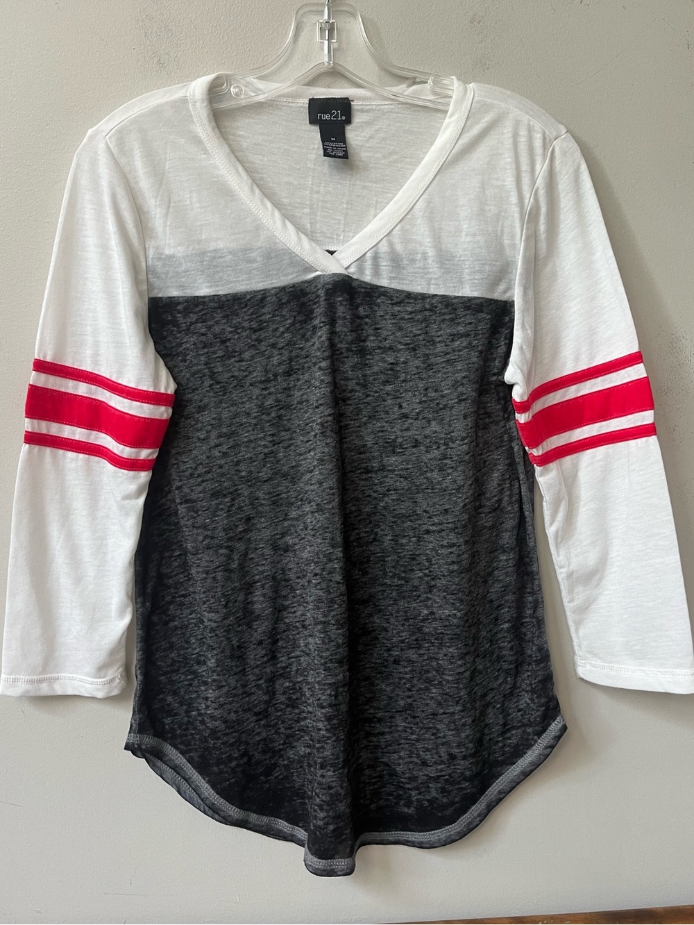 Rue21 Varsity Stripe V Neck Baseball Tee Pink Gray White Womens Medium